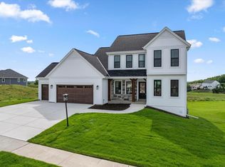 805 Viewpoint Ave, Waukesha, WI 53188