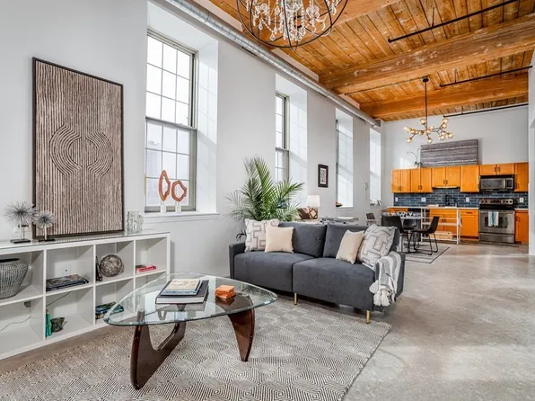 35 Riverwalk Way #R205, Lowell, MA 01854