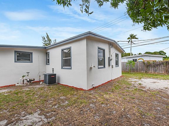 5th image of 1560 NE 43rd Street