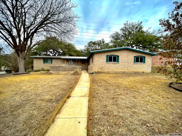 1232 NORTH BLVD, Universal City, TX 78148