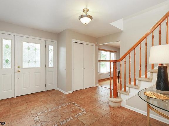 3rd image of 211 Bywater Way