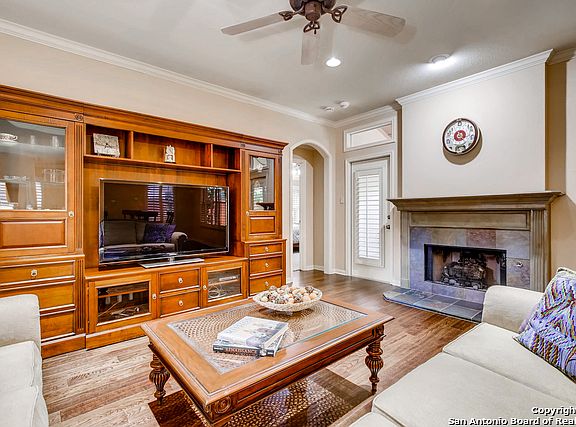 5th image of 39 Wolfeton Way