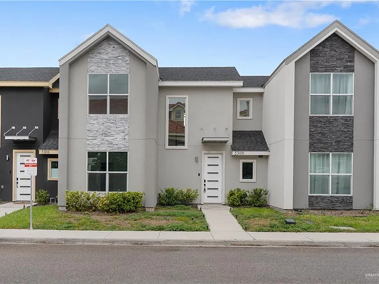 5306 N Crown Point — Photo 1