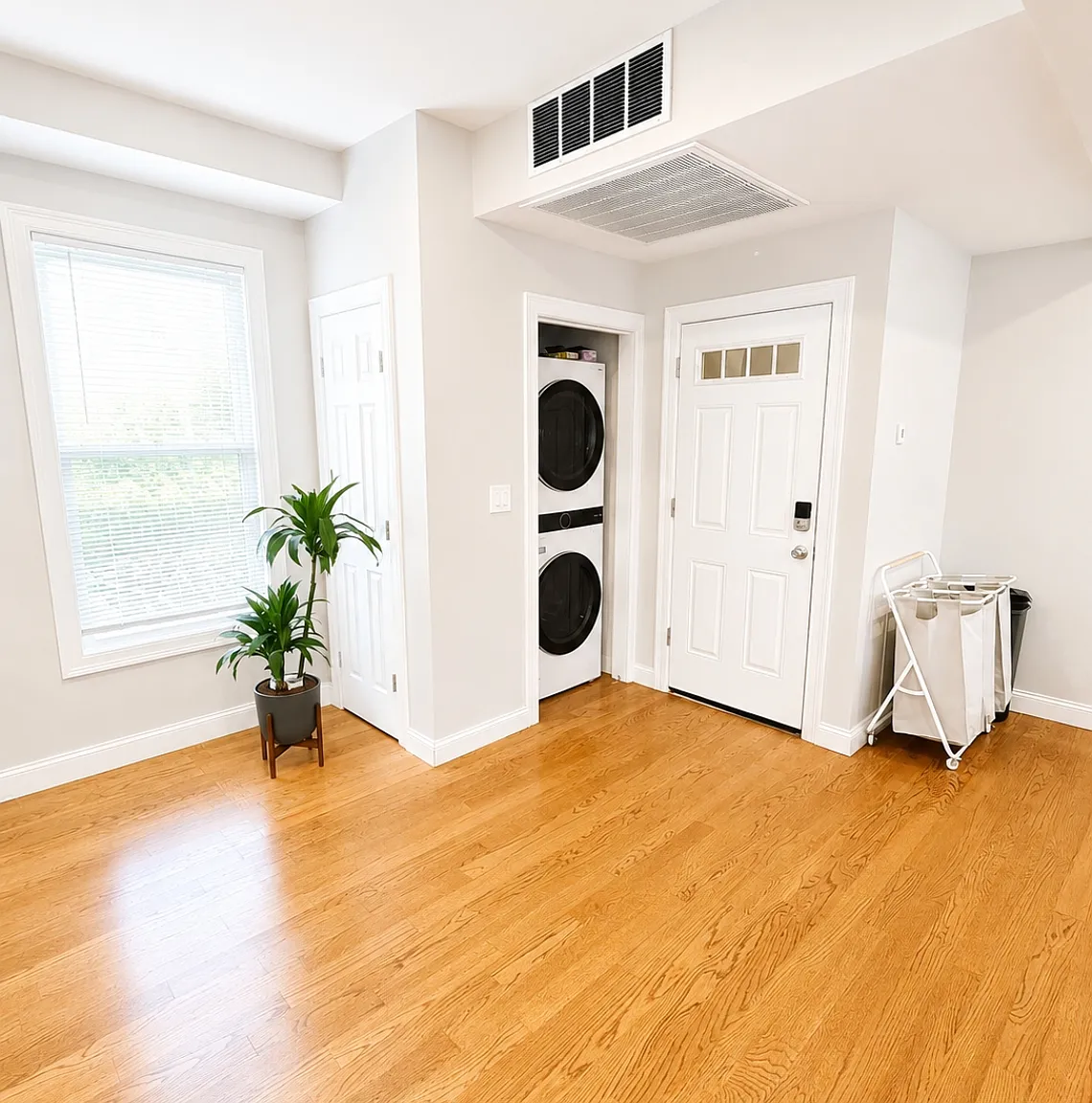 4 bed, 9999 sqft, $6,800 — Photo 3