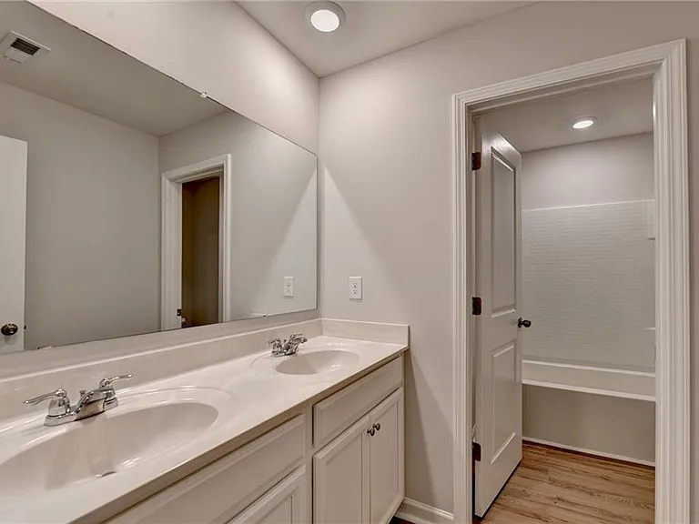 175 Grey Falcon Ave — Photo 36