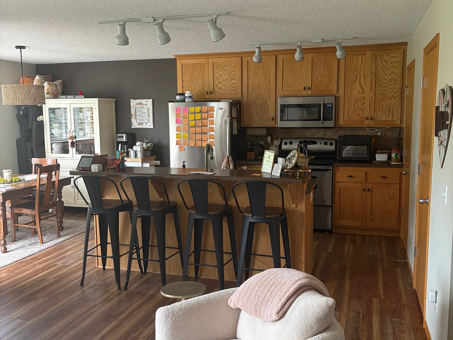 3 bed, 1454 sqft, $2,200 — Photo 4