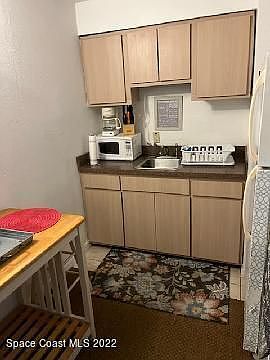 2nd image of 211 Circle Dr APT 6
