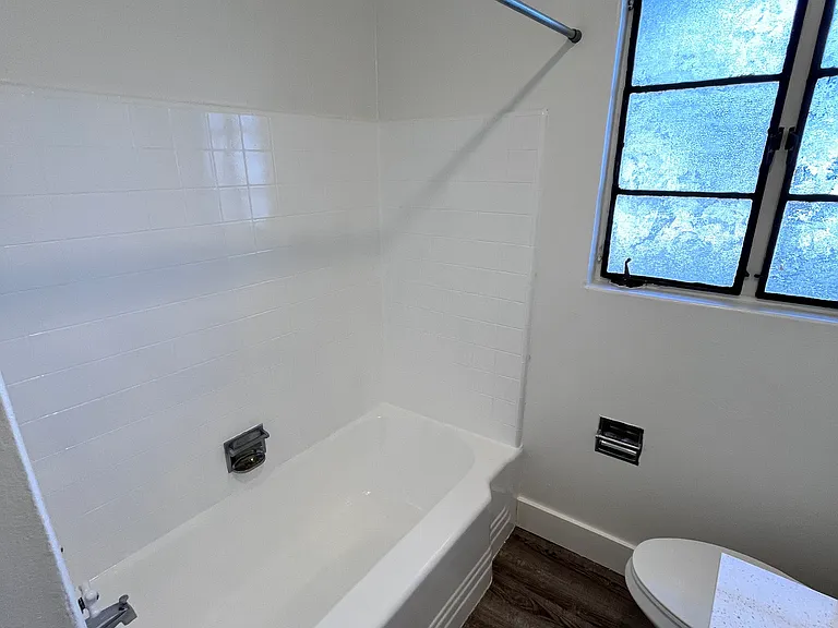 15-33 N Longfellow Ave #19 — Photo 15
