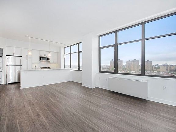 3rd image of 424 Bedford Ave APT 12A