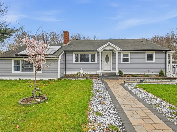 14 Lewis Rd, Randolph, MA 02368