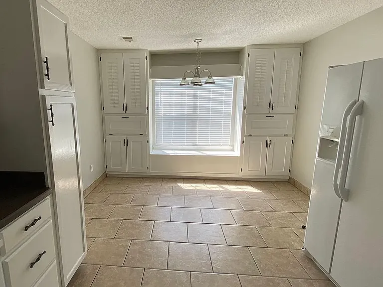 722 Cindy Ln — Photo 4