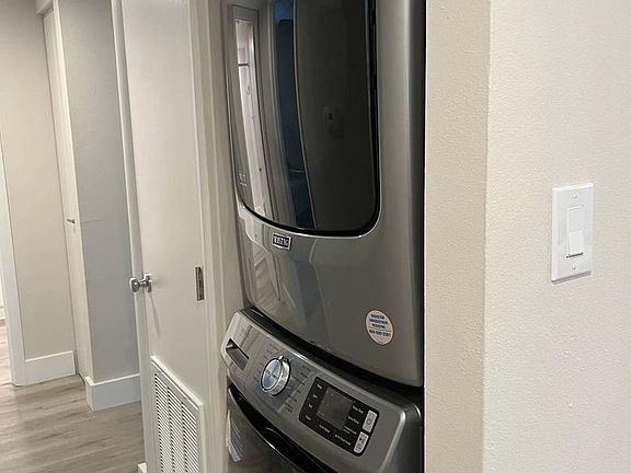 4th image of 1804 NE 3rd St #11227665