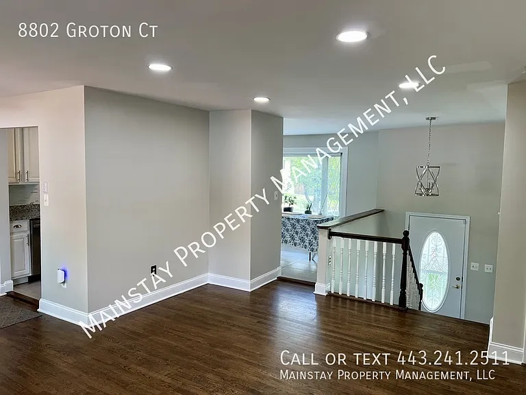 8802 Groton Ct — Photo 2