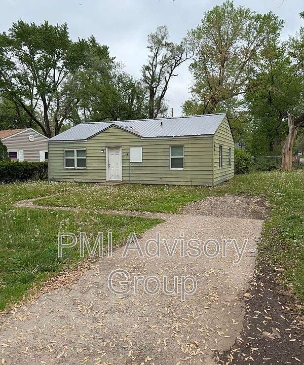 1st image of 3368 SE Girard St