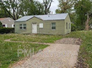3368 SE Girard St, Topeka, KS 66605