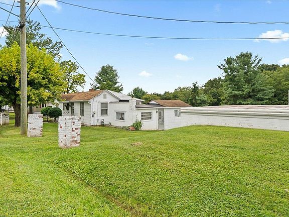 3rd image of 107 Greenview Dr