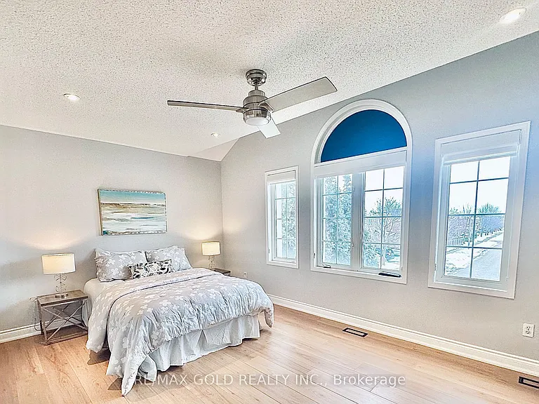 2293 Woodcrest Dr — Photo 33