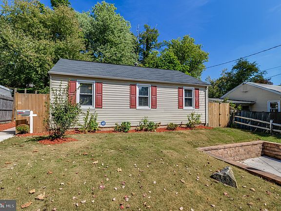 2nd image of 614 Longwood Dr