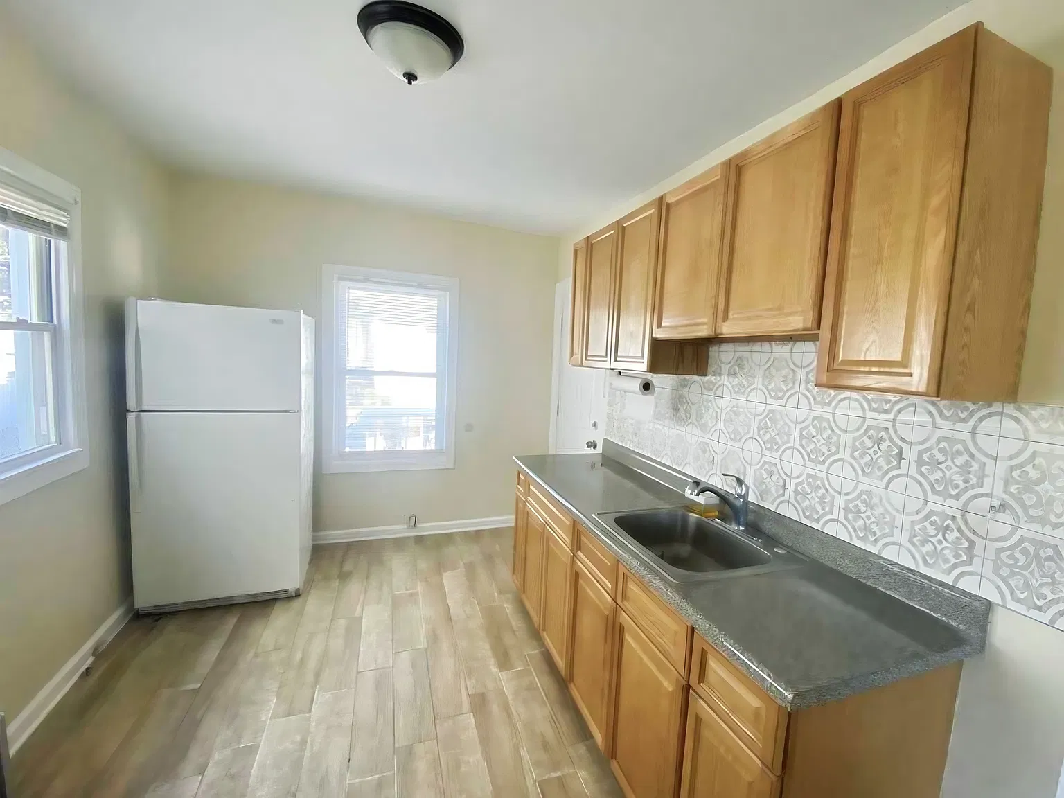 2 bed, 850 sqft, $2,200 — Photo 4