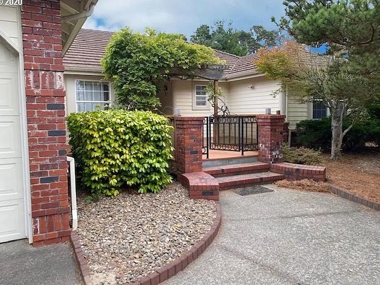 114 Ocean View Ct — Photo 3