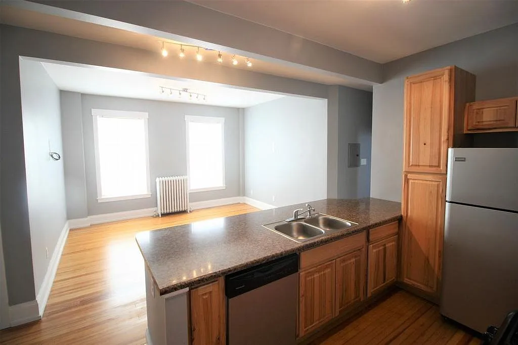 2 bed, 750 sqft, $2,095 — Photo 4