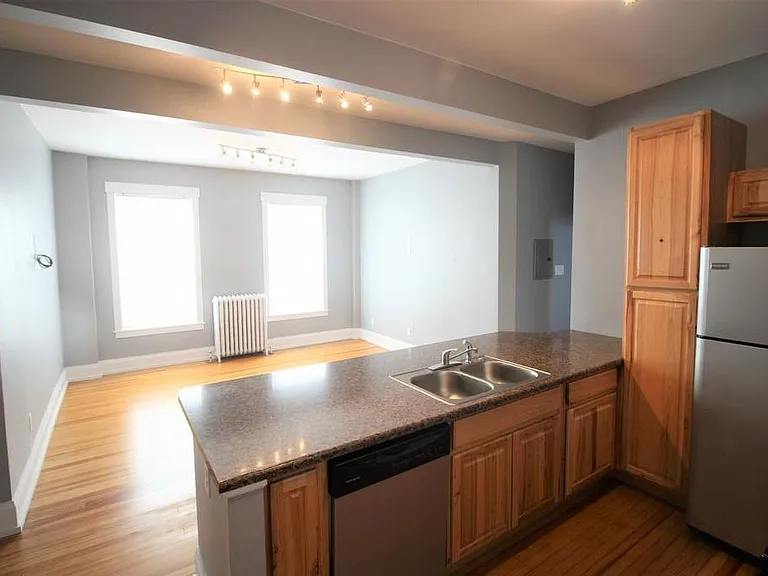 507 W 3rd Ave #201 — Photo 4