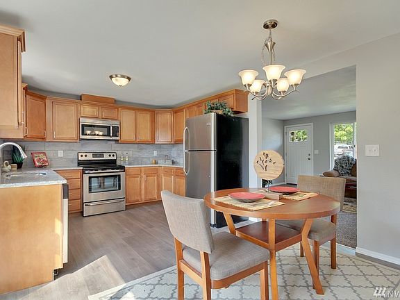 5th image of 12708 106th Avenue Ct E