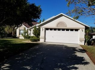 2 Carlson Ct, Palm Coast, FL 32137