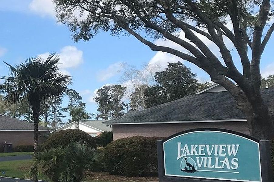 9553 Villas Dr - Property Image