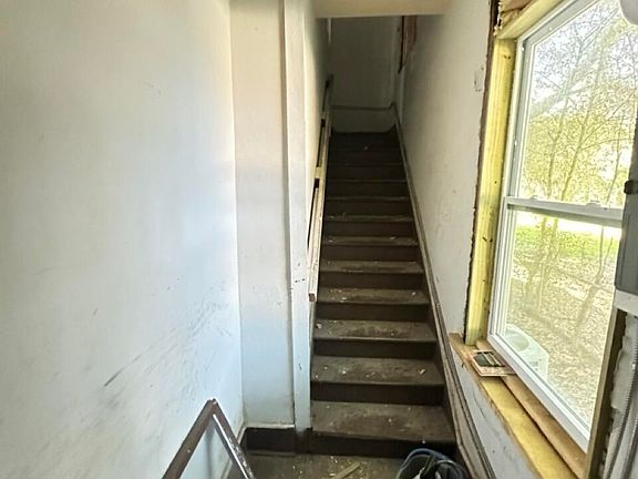 3rd image of 1714 W 11TH Street