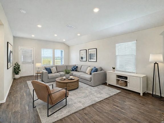4th image of 408 Deborah Dr