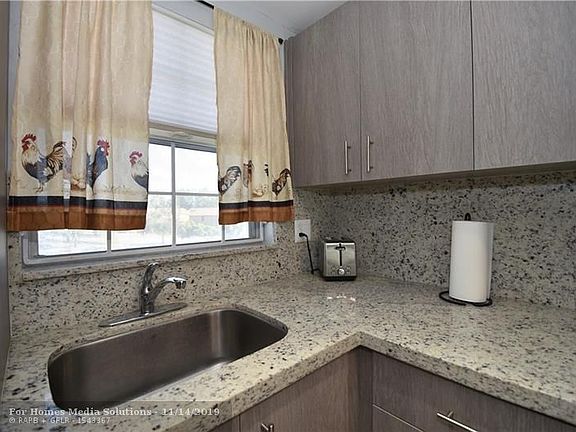 3rd image of 2901 Sunrise Lakes Dr #308
