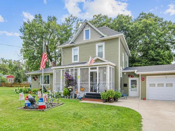 1006 College St S, Northfield, MN 55057