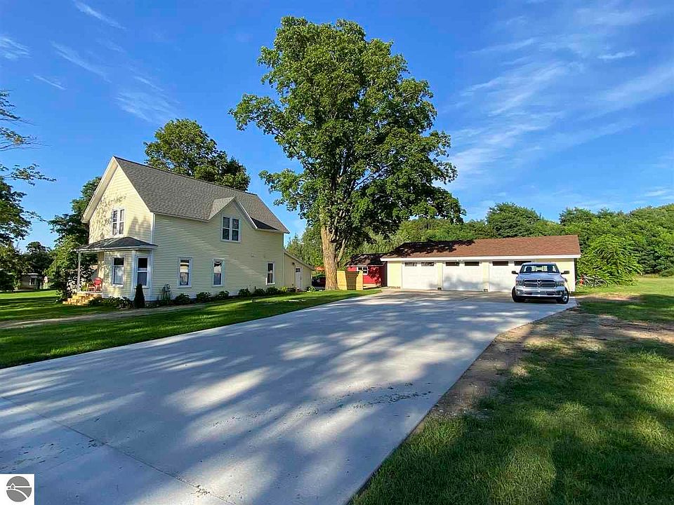 8773 S Maple City Rd, Maple City, MI 49664 Zillow