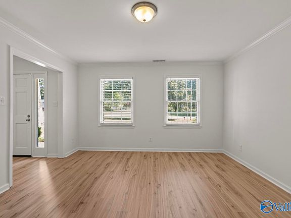 4th image of 2906 Hunterwood Dr SE