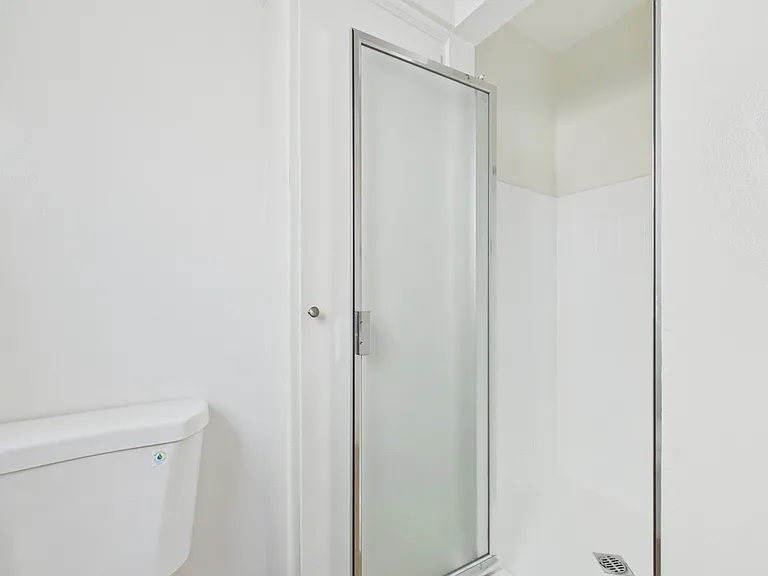 Wilcox Apartments — Photo 10