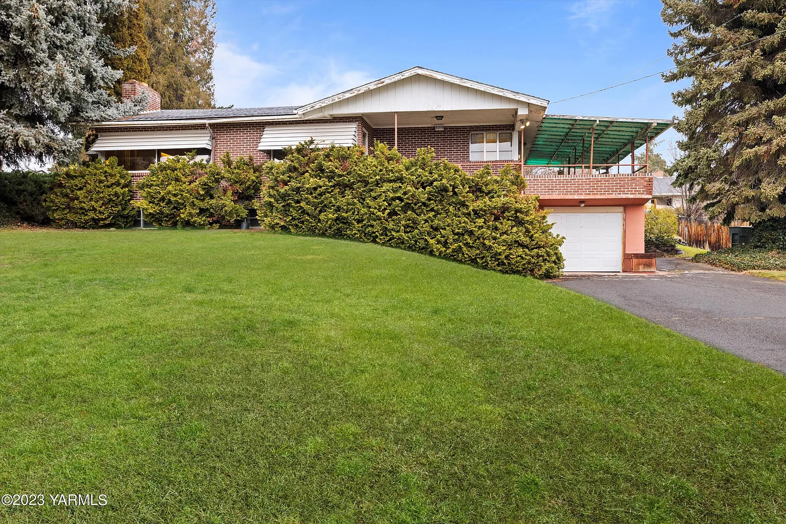 5315 W Lincoln Ave photo 1