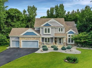 8757 Sunset Ct, Shakopee, MN 55379