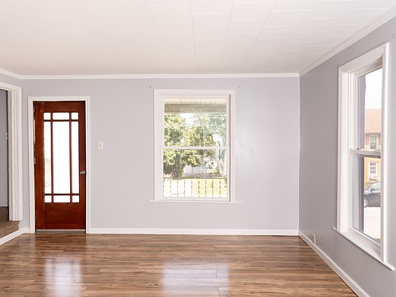 4th image of 405 Division Ave