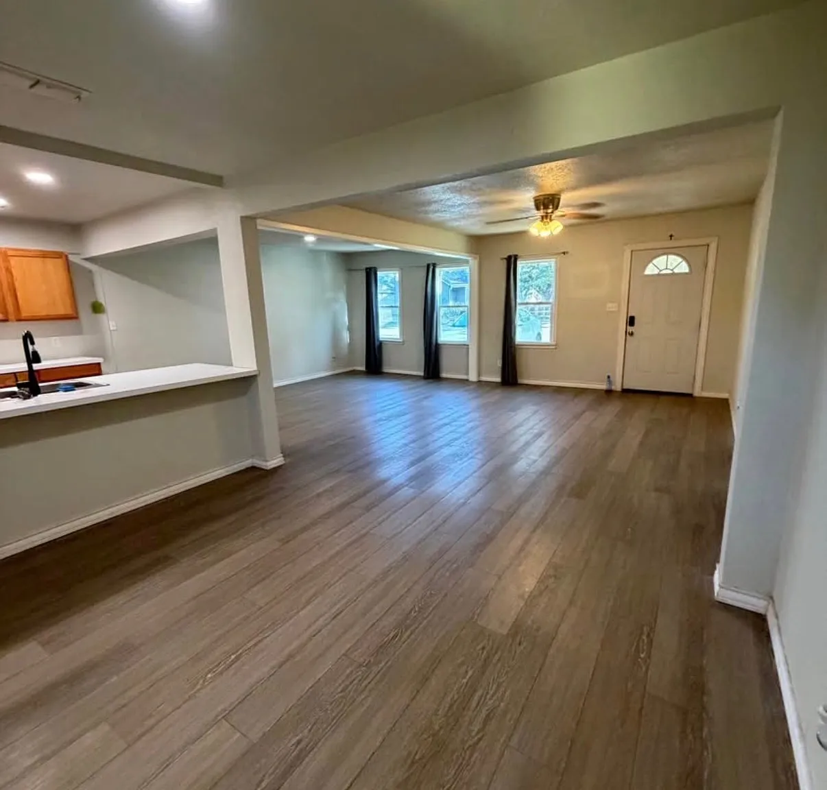 2 bed, 1108 sqft, $1,300 — Photo 2