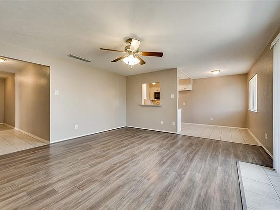 5th image of 504 Southlake Dr