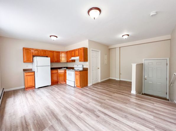 990 Wethersfield Ave #202