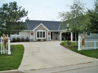 800 Oconomowoc Pkwy, Oconomowoc, WI 53066