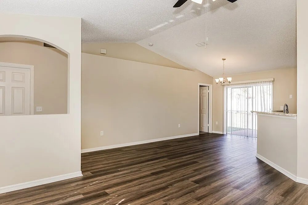3 bed, 2.0 bath, 1224 sqft, $2,750 — Photo 4