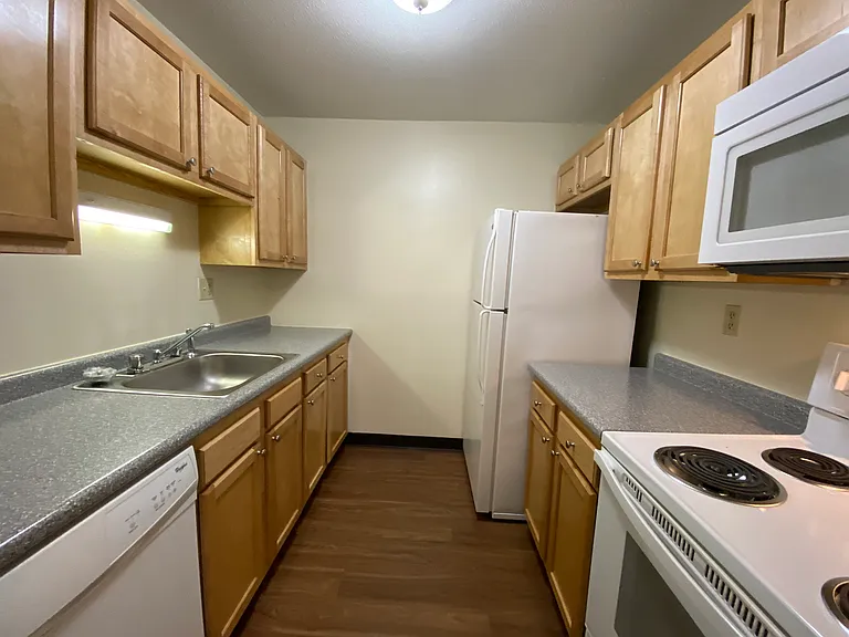 Sunset Ridge Apartments — Photo 66