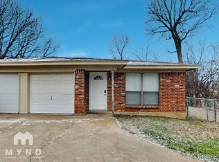 1303 1/2 Berry Dr APT B, Cleburne, TX 76033