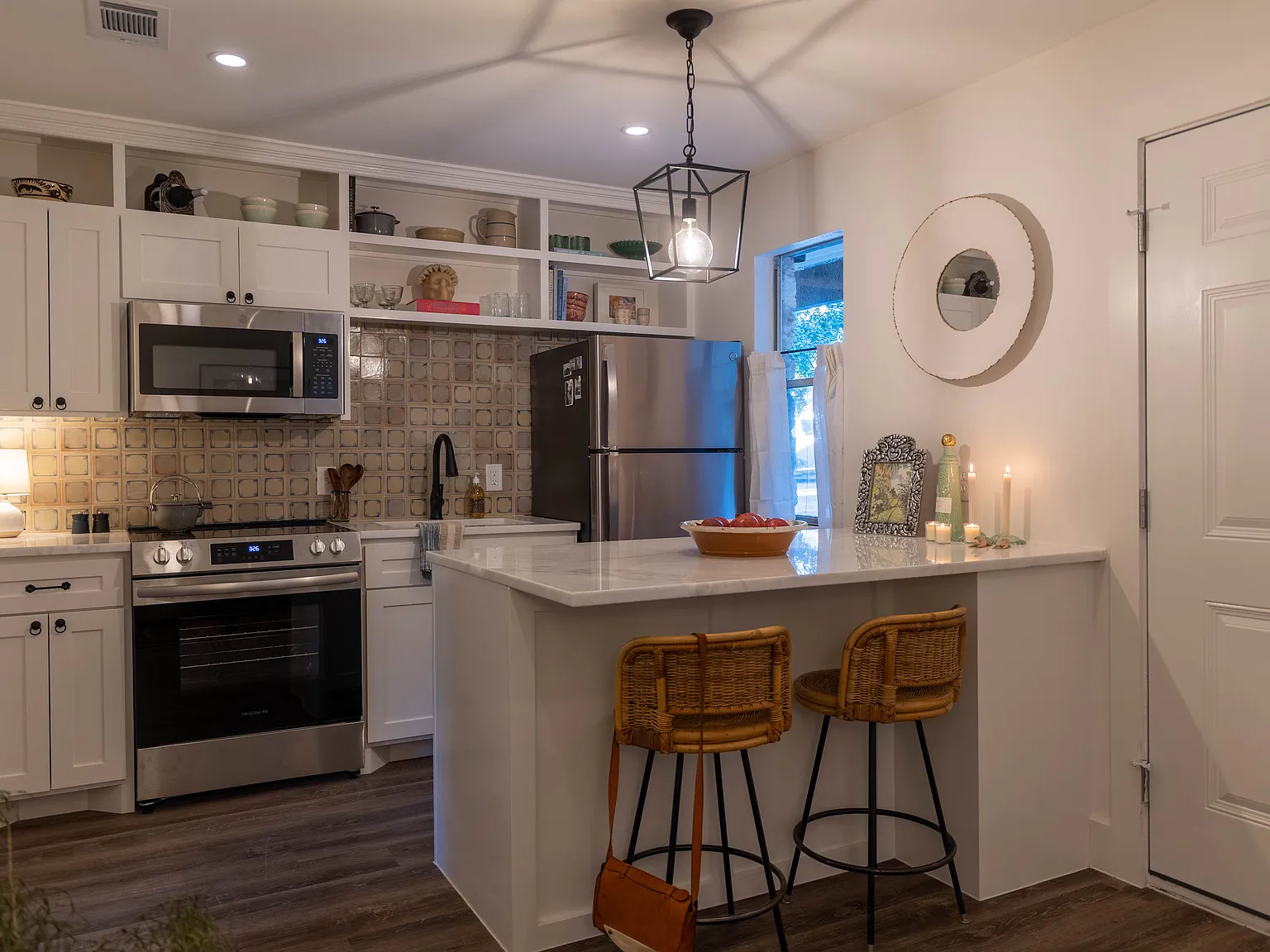 1 bed, 500 sqft, $1,300 — Photo 2