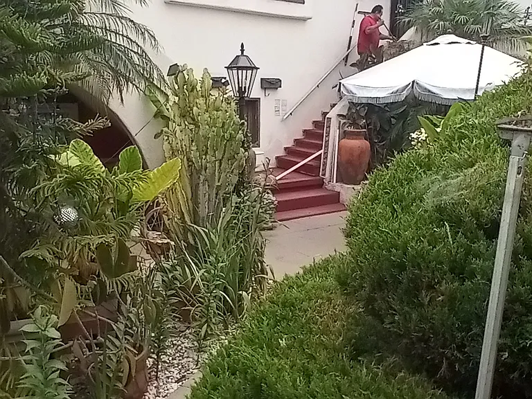 Entrance to apartment. Has own staircase.