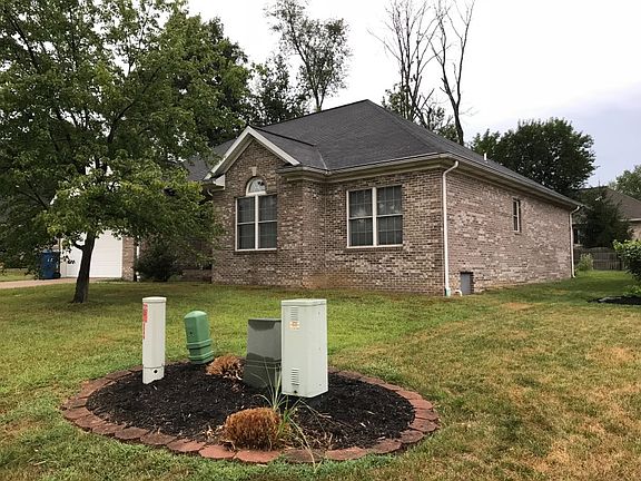2nd image of 2730 Beaumont Dr