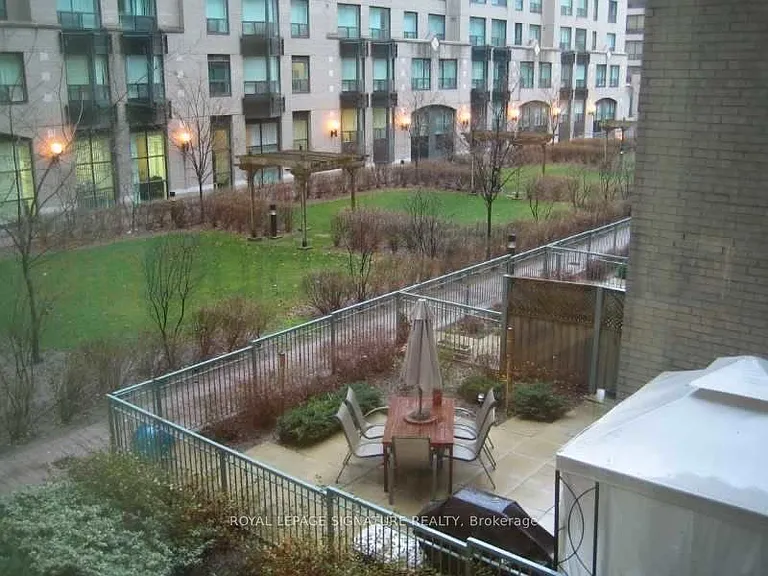 109 Front St E #1039 — Photo 35